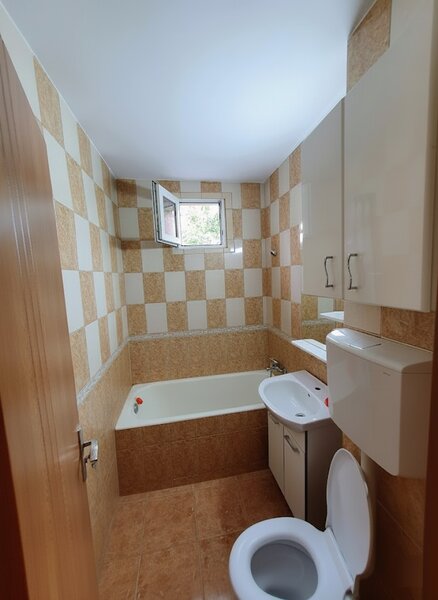 Drumul Taberei, Auchan,